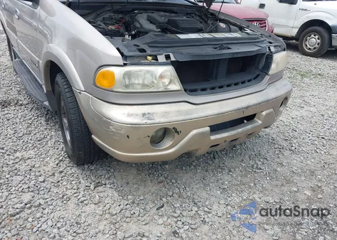 2001 Lincoln Navigator z USA, uszkodzony, nr VIN 5LMEU27R41LJ12030